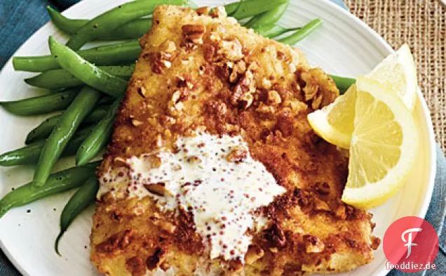 Pekannuss-verkrusteter Heilbutt mit Dijon-Sahnesauce