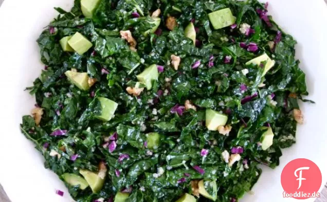 Roher Grünkohlsalat mit Zitrus-Dressing