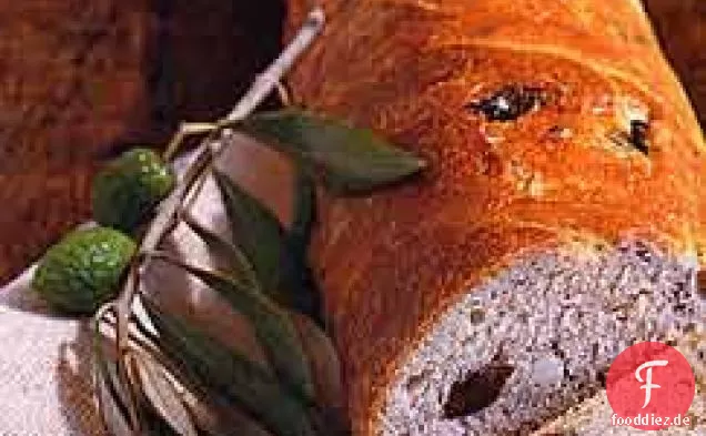 Französisches Brot mit Kalamata-Oliven und Thymian