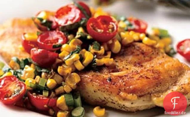 Chicken Paillards mit Tomaten, Basilikum und geröstetem Mais-Relish