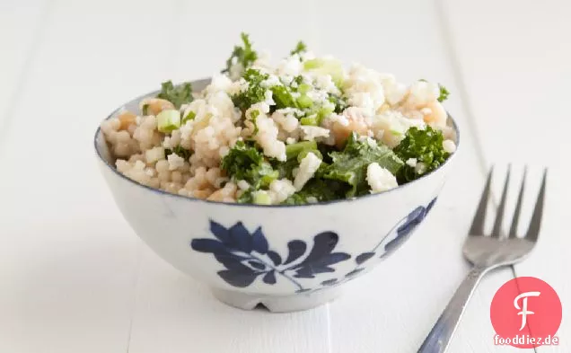 Grünkohl und Couscous mit grünem Knoblauchdressing