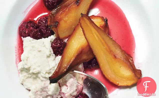 Geröstete Birnen mit Brombeeren, Ricotta und Lavendelzucker