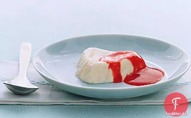 Orange Coeurs à la Crème mit Erdbeer-Himbeer-Sauce