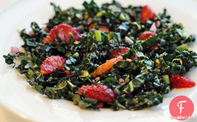 Grünkohlsalat mit Blutorange und Meyer Zitrone