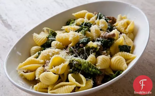 Shell Pasta mit Wurst und Gemüse