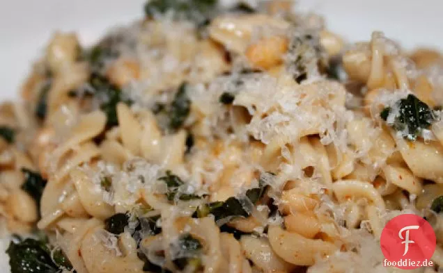 Kale & Navy Bean Pasta mit geräuchertem Paprika