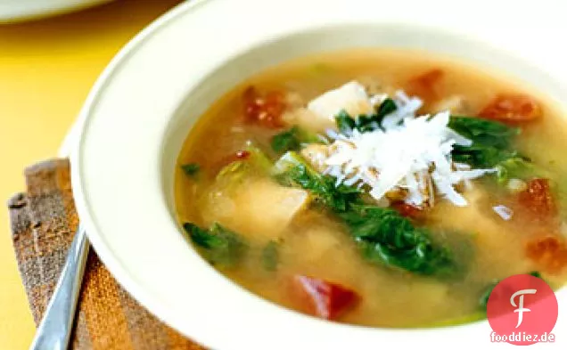 Hühnchen-Escarole-Suppe mit Fenchel