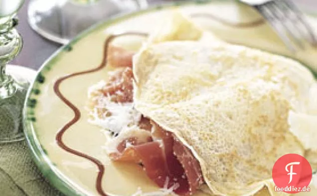 Goldene Pfannkuchen mit Pecorino und Schinken