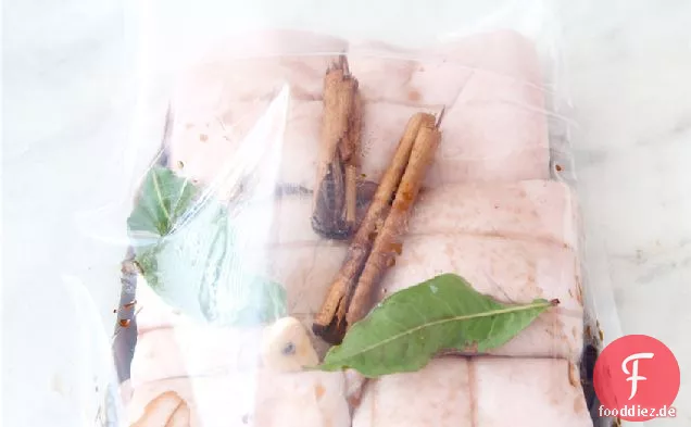 Sous Vide Bauch von Schweinefleisch Mit Sojabohne und Udon Stir Fry