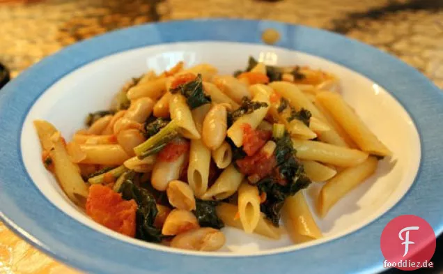 Abendessen heute Abend: Grünkohl und weiße Bohnen Pasta