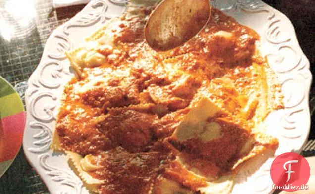 Käse-Ravioli mit frischer Tomatensauce