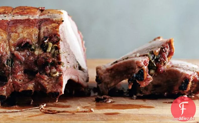 Wurst-Gefüllte Rack von Schweinefleisch mit Salbei
