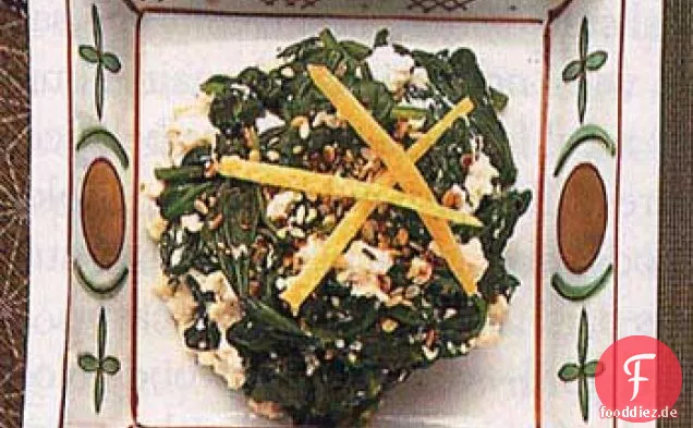 Frischer Spinat mit Tofu-Dressing