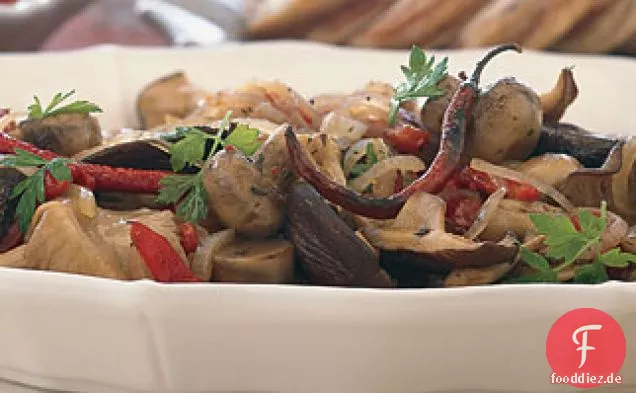 Pilze in Escabèche mit roten Paprika und Chiles de Arbol