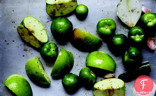 Bratapfel und Tomatillo Salsa