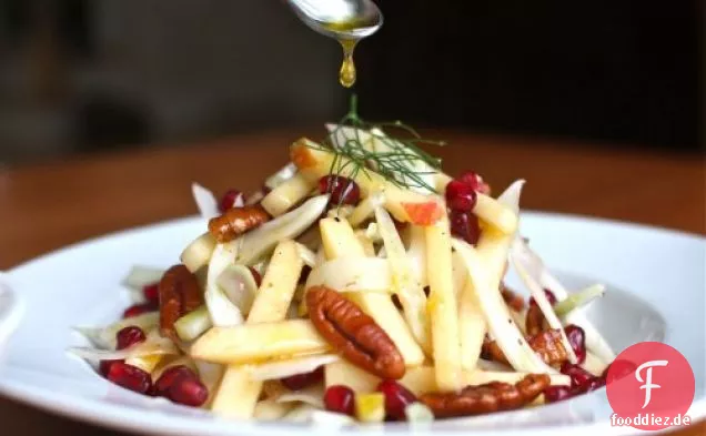 Grünkohlsalat mit Ahorn-Mohn-Dressing