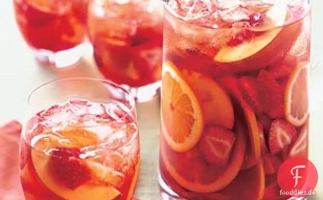 Erdbeere und Pfirsich Sangria -