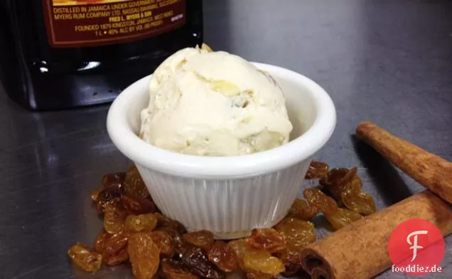 Rum-Rosinen-Eis