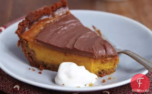 Kürbis-Milch-Schokoladentorte mit Gingersnap-Kruste