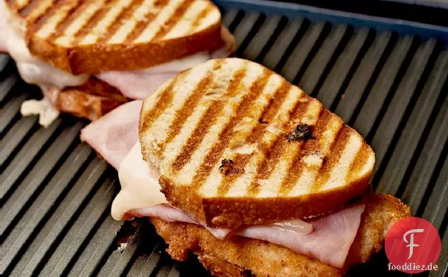 Ein Huhn Cordon Bleu Panini, die Sie einfach machen müssen