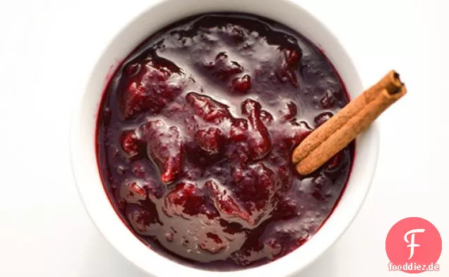 Gewürzte Rotwein-Cranberry-Sauce