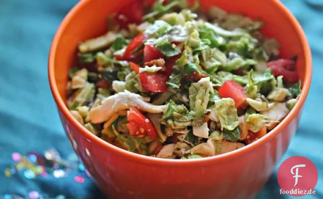 Cobb Salad-inspirierter Rosenkohl mit Zitronenvinaigrette