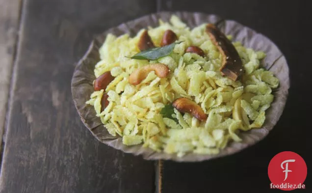 Poha Chivda (indischer abgeflachter Reissnack)