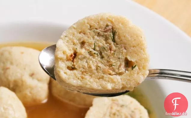 Hühnerfleischbällchenfüllung für gefüllte Matzo-Kugeln