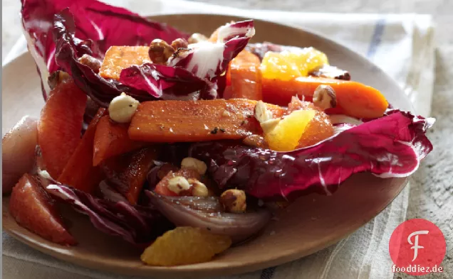 Geröstete Karotten, Haselnuss und Radicchio Salat mit Honig und Orange Rezept