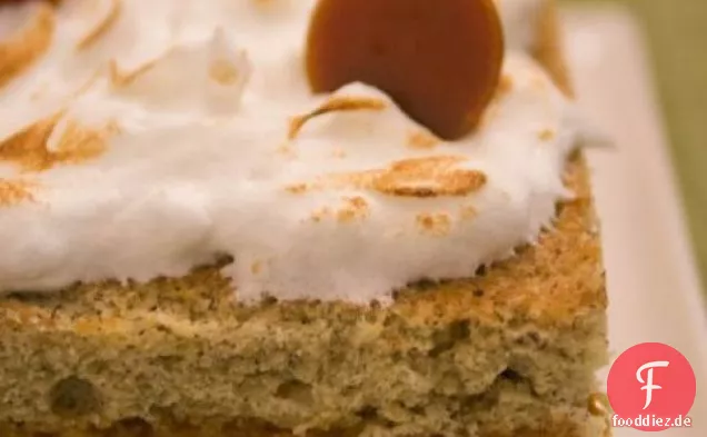 Bananenkuchen mit Passionsfrucht-Karamell und Kokos-Baiser