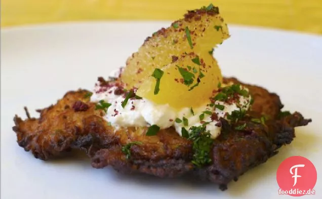 Spaghetti Squash Latke mit Feta, Sumach und Zitrusfrüchten Rezept