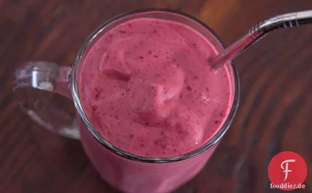 Einfacher Mango-Brombeer-Smoothie