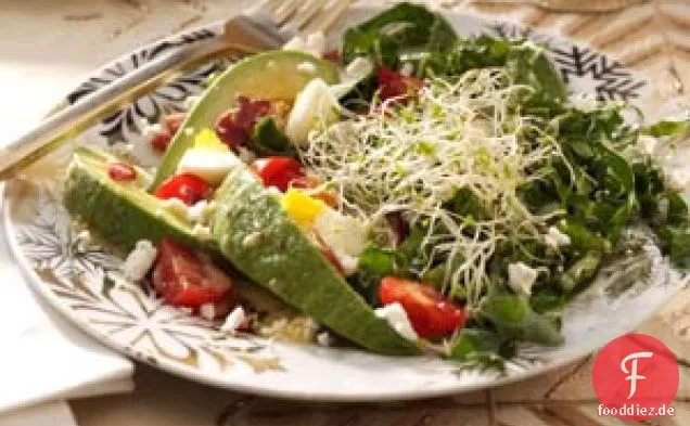 Grünkohl-Speck-Salat mit Honig-Meerrettich-Vinaigrette