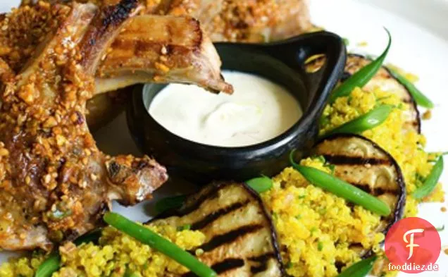 Dukkah bestäubte Lammkoteletts mit Quinoa und Auberginensalat