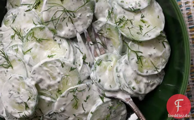 Cremiger Gurkensalat