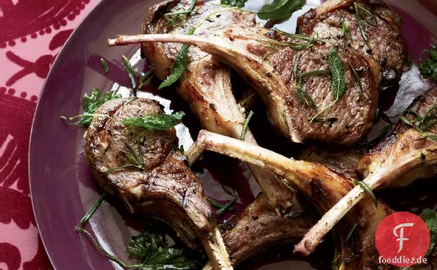 Lammkoteletts mit krausen Kräutern