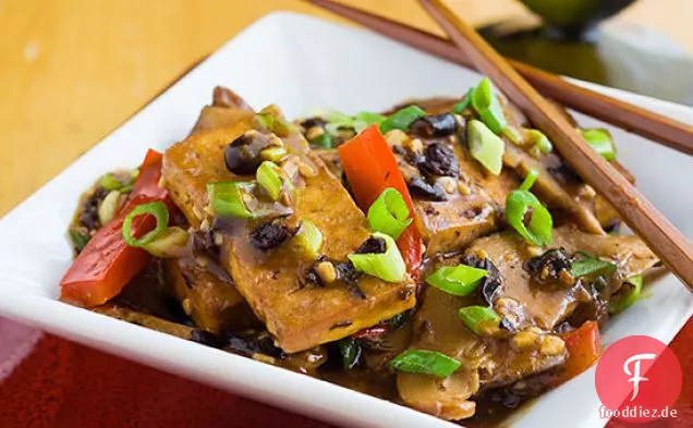 Hausgemachter Tofu mit Shiitake-Pilzen