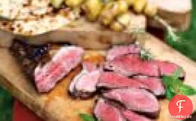 Gegrilltes Lamm mit Rosmarin Kartoffelspieße