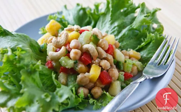 Thai-inspirierter Kichererbsensalat