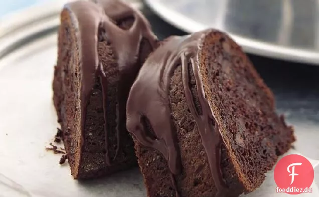 Schokolade glasierter Schokoladenkuchen
