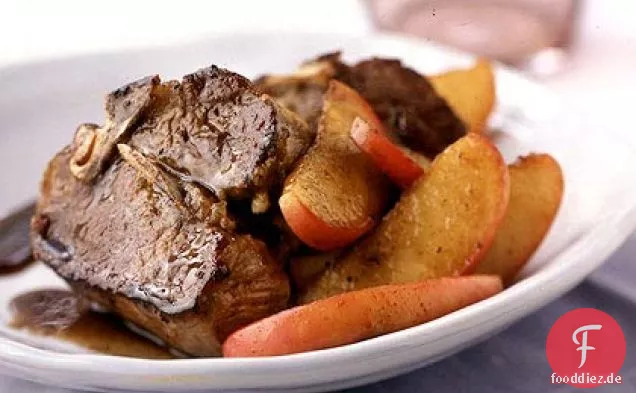 Lammkoteletts mit sautierten Äpfeln