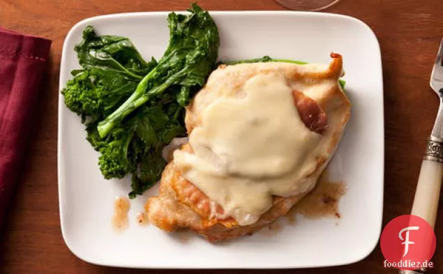 Pollo alla Valdostana (Hähnchen mit Schinken und Fontina-Käse)
