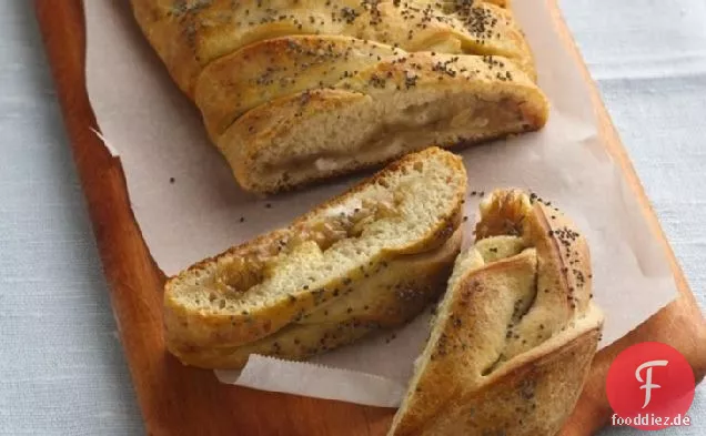 Asiago Käse und Zwiebel.