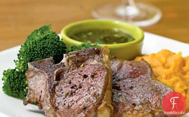 Lammkoteletts mit Minze-Feigen-Sauce