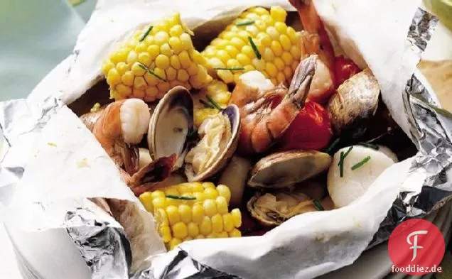 Gegrillte Meeresfrüchte-Packs mit Zitronen-Schnittlauch-Butter