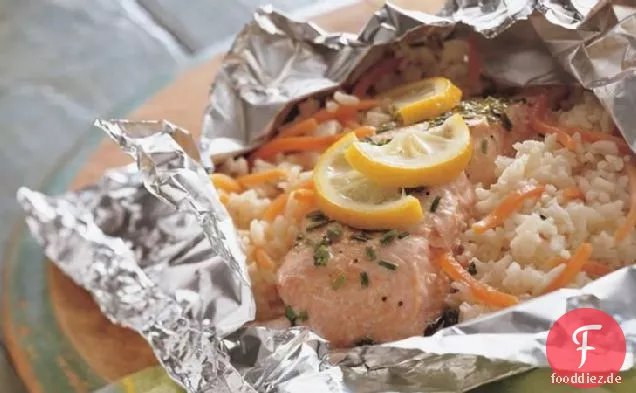 Gegrillte Zitronen- und Kräuterlachspackungen