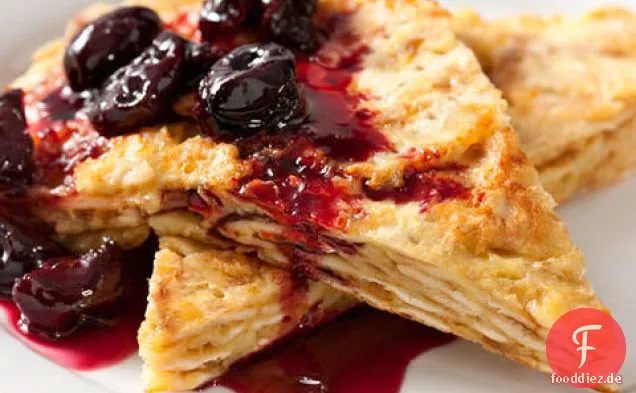 Matzo Brei mit Gerösteten Kirschen