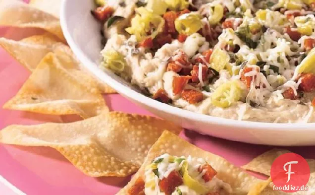 Geschichteter italienischer Dip mit knackigen Wontons
