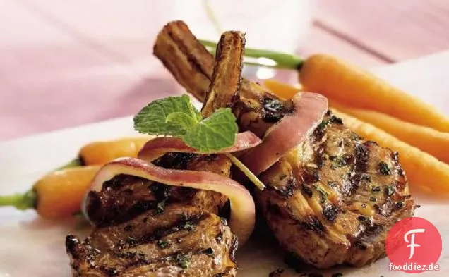Gegrillte Minze-Wein-Lammkoteletts