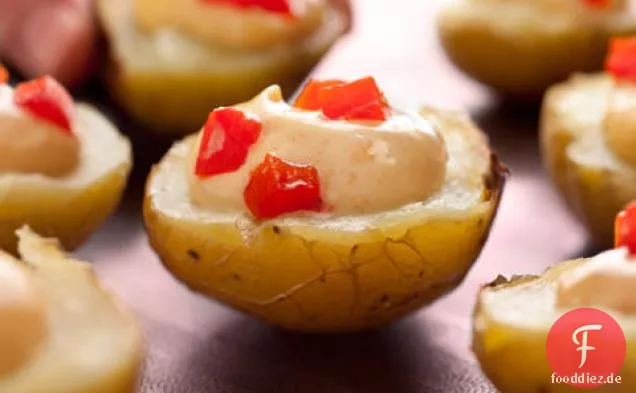 Mini-Ofenkartoffeln mit Aioli und Pimientos